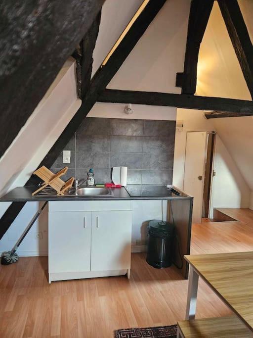 Appartement Le Petit Medieval à Montluçon Extérieur photo